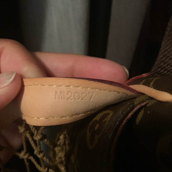 Louis Vuitton Congo PM Messenger - Picture 12 of 14